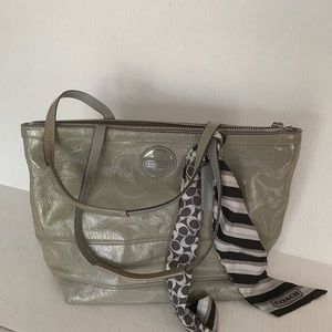 Coach vintage olive green patent leather tote purse